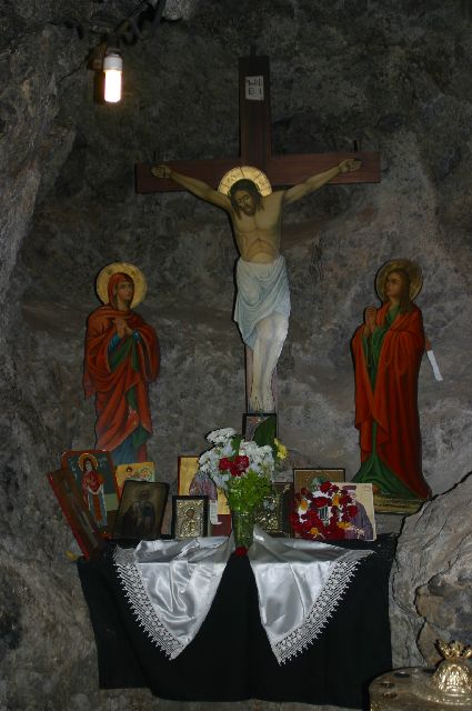 Kreta2007-0275 Een grotkerkje